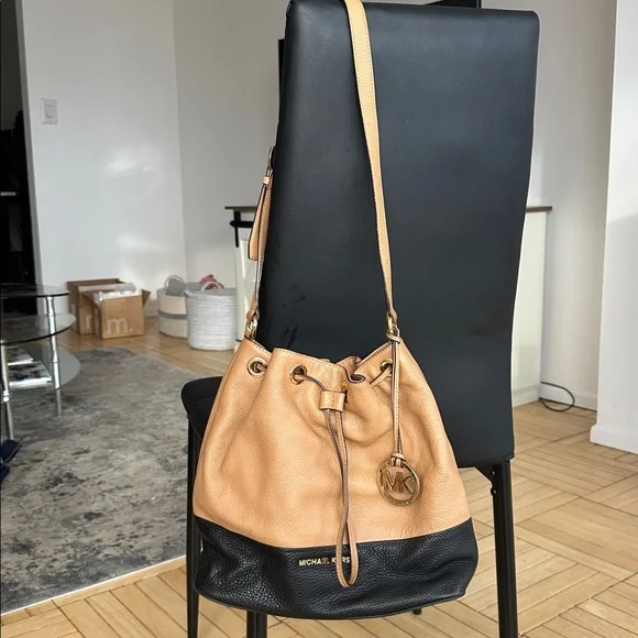 Michael Kors Leather Shoulder Bag - Picture 3 of 6